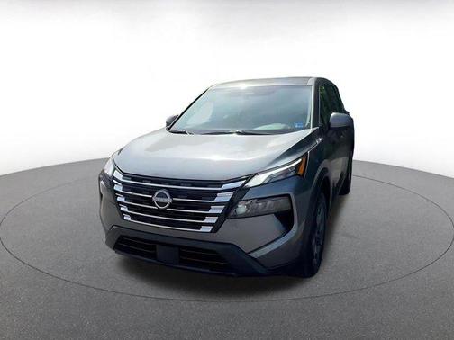 Gun Metallic 2025 Nissan Rogue SV