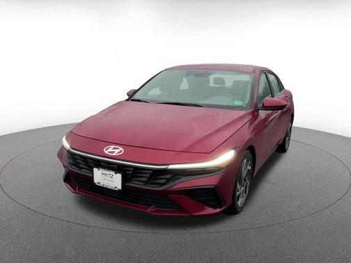 2025 Hyundai ELANTRA SEL