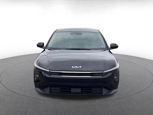 Aurora Black Pearl 2025 Kia K4 LXS