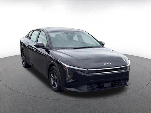 Aurora Black Pearl 2025 Kia K4 LXS
