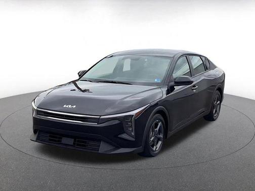 Aurora Black Pearl 2025 Kia K4 LXS