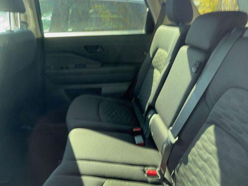 2025 Nissan Pathfinder SV FWD