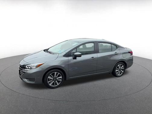Gun Metallic 2025 Nissan Versa 1.6 SV