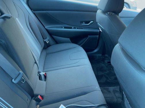 2025 Hyundai ELANTRA SEL