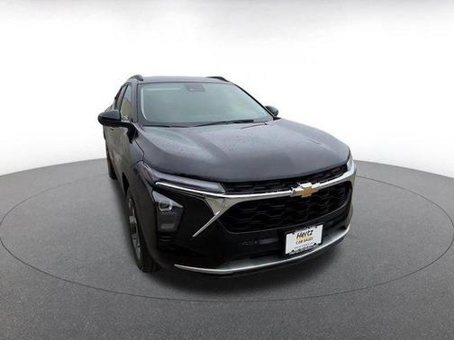 Mosaic Black Metallic 2025 Chevrolet Trax LT