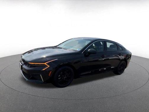 Aurora Black Pearl 2025 Kia K5 LXS