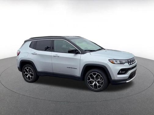 Silver Zynith Metallic Clearcoat 2025 Jeep Compass Limited