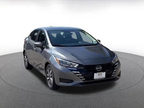 Gun Metallic 2025 Nissan Versa 1.6 SV