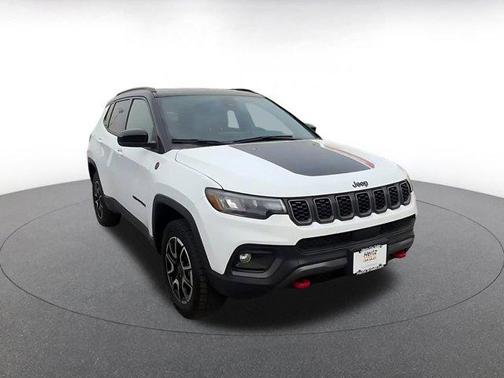 Bright White Clearcoat 2025 Jeep Compass Trailhawk