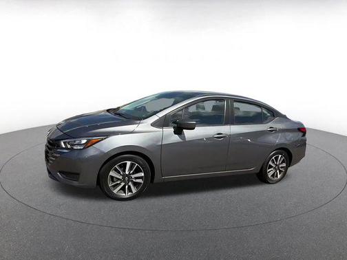 Gun Metallic 2025 Nissan Versa 1.6 SV