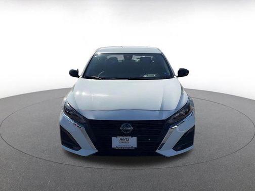 Glacier White 2025 Nissan Altima SV FWD