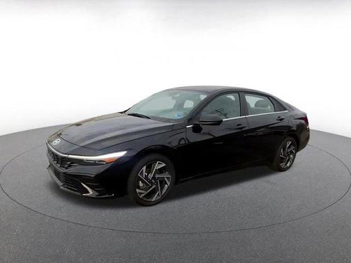 2025 Hyundai ELANTRA SEL