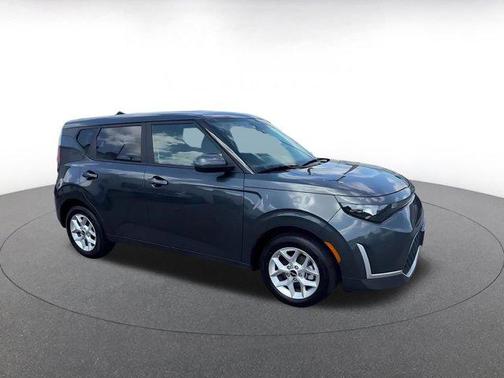 Gravity Gray 2025 Kia Soul LX