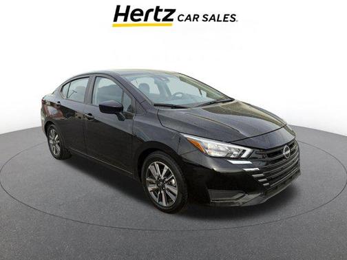 Super Black 2025 Nissan Versa 1.6 SV