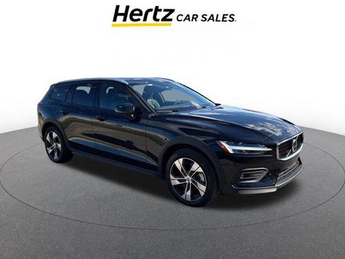 2025 Volvo V60 Cross Country B5 Plus