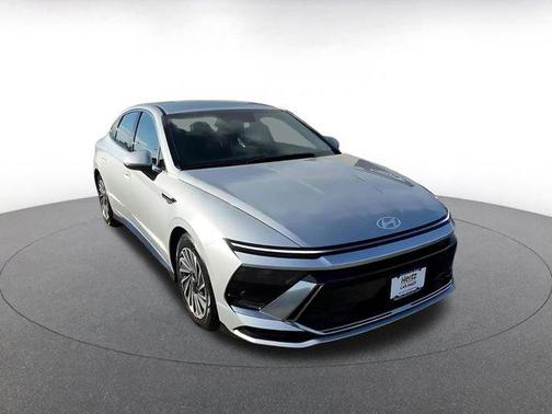 Aero Silver 2025 Hyundai SONATA Hybrid SE
