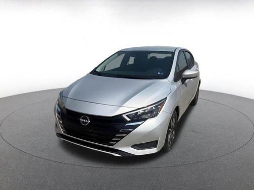 Brilliant Silver Metallic 2025 Nissan Versa 1.6 SV