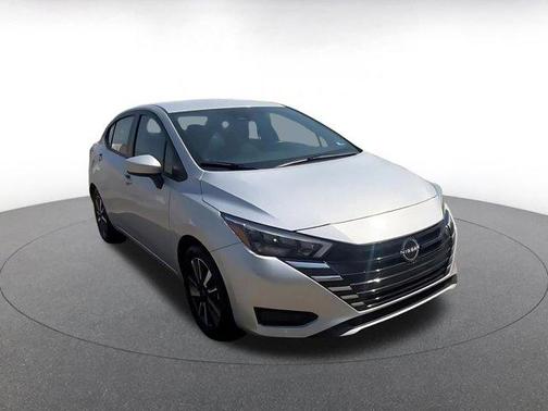 Brilliant Silver Metallic 2025 Nissan Versa 1.6 SV