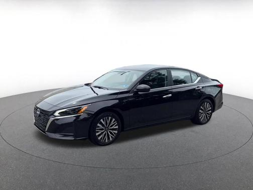 Super Black 2025 Nissan Altima SV FWD