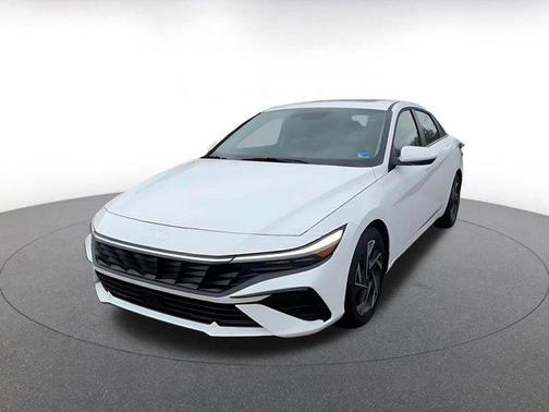 2025 Hyundai ELANTRA SEL