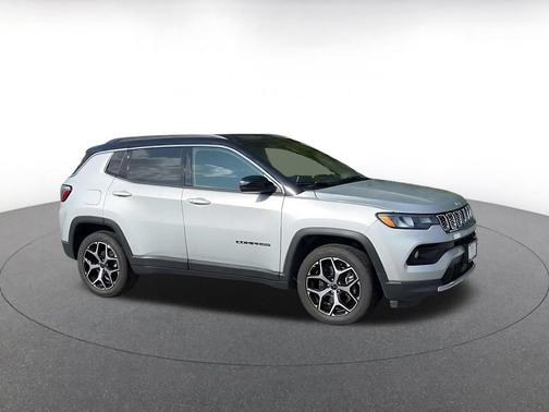 Silver Zynith Metallic Clearcoat 2025 Jeep Compass Limited