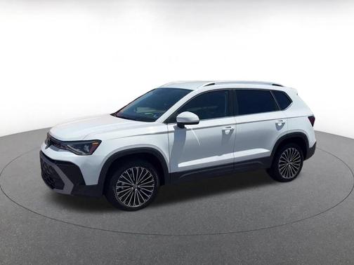Pure White 2025 Volkswagen Taos 1.5T SE