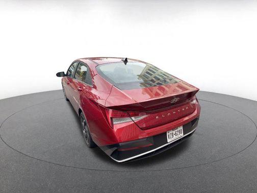 2025 Hyundai ELANTRA SEL