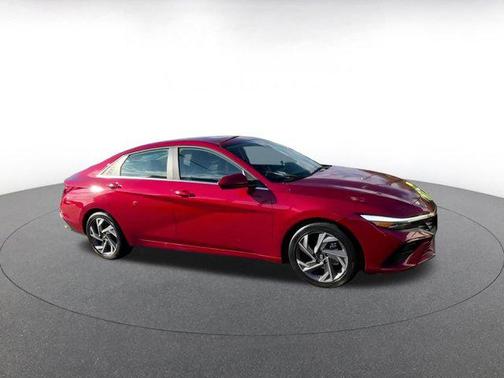 2025 Hyundai ELANTRA SEL