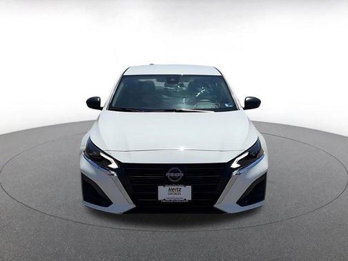 Glacier White 2025 Nissan Altima SV FWD
