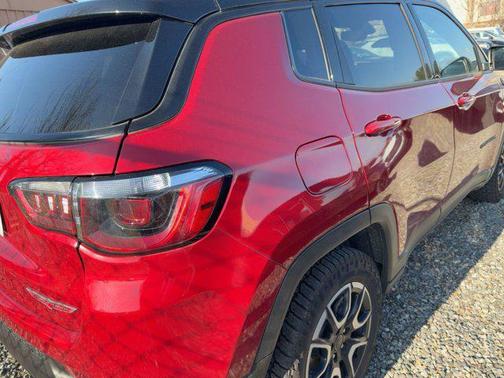 2025 Jeep Compass Trailhawk