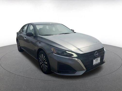 Gun Metallic 2025 Nissan Altima SV FWD