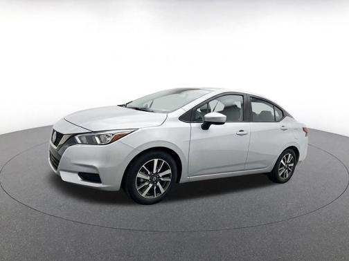 Brilliant Silver Metallic 2025 Nissan Versa 1.6 SV