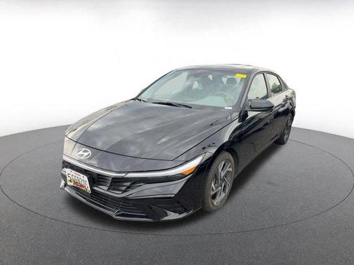 2025 Hyundai ELANTRA SEL