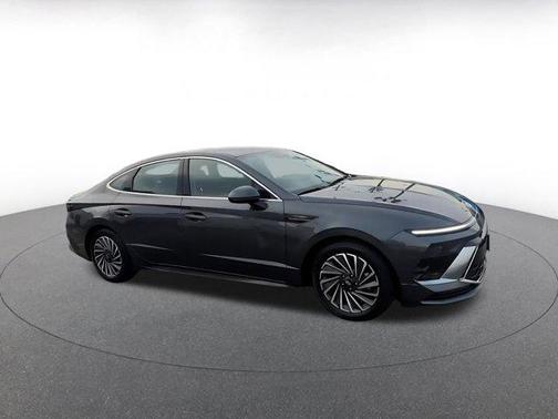 2025 Hyundai SONATA Hybrid SE