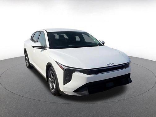 Snow White Pearl 2025 Kia K4 LXS
