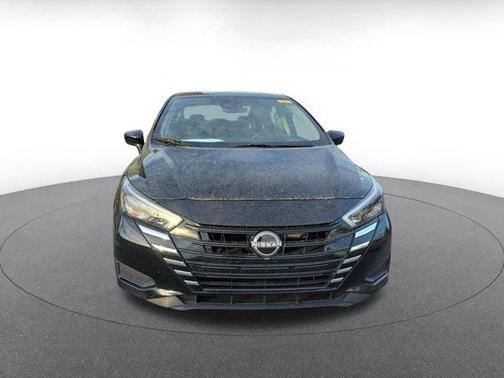 Super Black 2025 Nissan Versa 1.6 SV