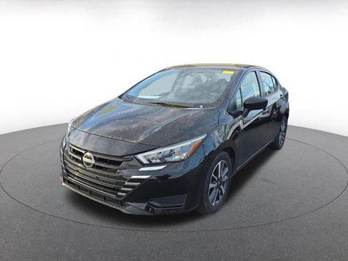 Super Black 2025 Nissan Versa 1.6 SV