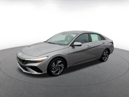 2025 Hyundai ELANTRA SEL