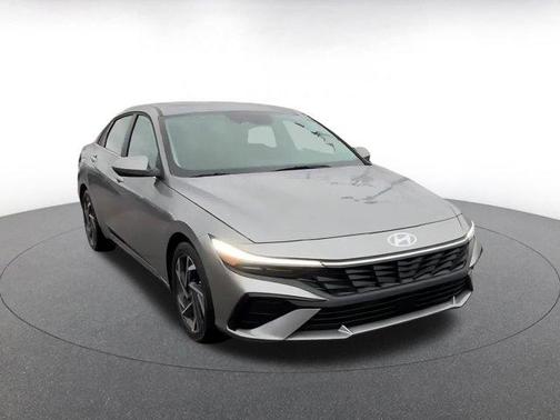 2025 Hyundai ELANTRA SEL