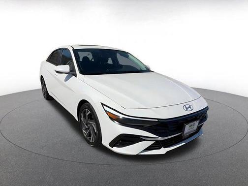 2025 Hyundai ELANTRA SEL