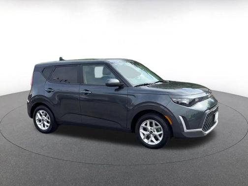 Gravity Gray 2025 Kia Soul LX