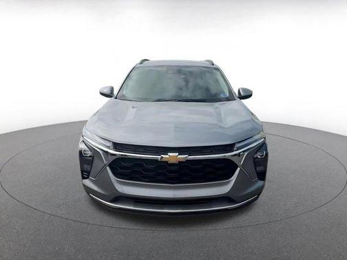 Sterling Gray Metallic 2025 Chevrolet Trax LT
