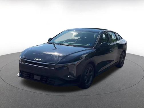 Aurora Black Pearl 2025 Kia K4 LXS