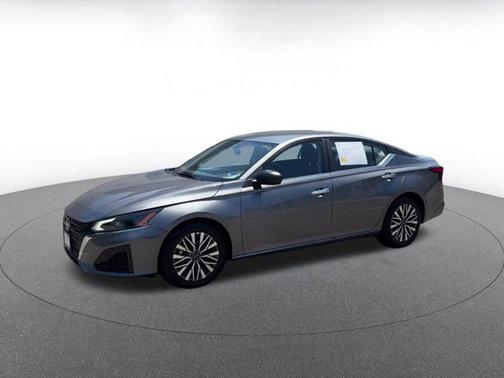 Gun Metallic 2025 Nissan Altima SV FWD