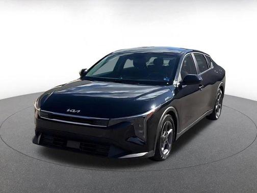 Aurora Black Pearl 2025 Kia K4 LXS