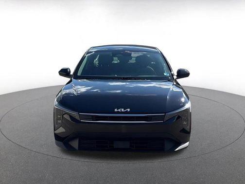 Aurora Black Pearl 2025 Kia K4 LXS