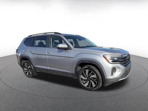 2025 Volkswagen Atlas 2.0T SE w/Technology 4MOTION