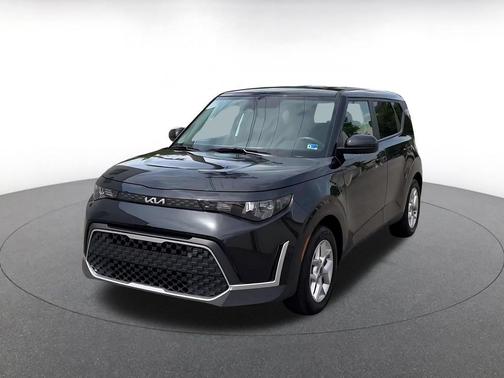 Fusion Black 2025 Kia Soul LX