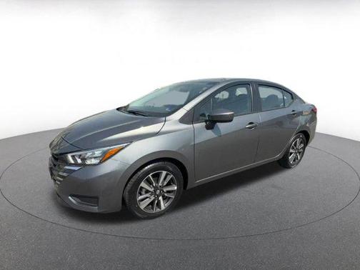 Gun Metallic 2025 Nissan Versa 1.6 SV