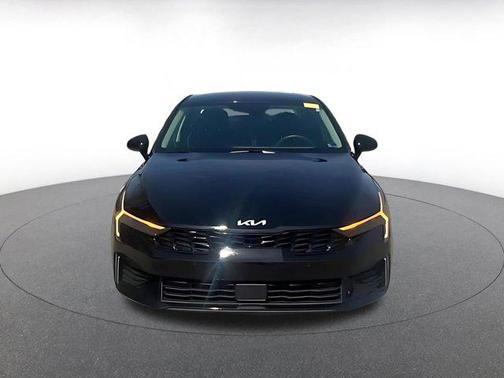 Aurora Black Pearl 2025 Kia K5 LXS